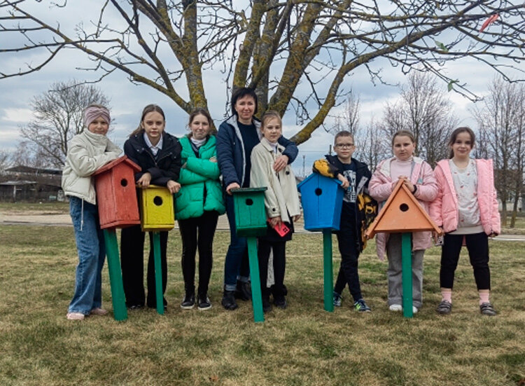 В районном центре творчества детей и молодёжи «Радуга» состоялась весенняя экологическая акция, благодаря которой у птиц появились новые домики