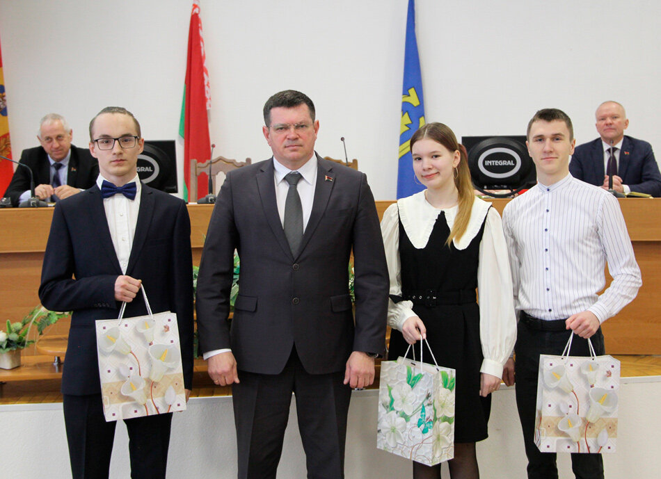 Они наша гордость и слава: чествование победителей заключительного этапа республиканской олимпиады по учебным предметам, их педагогов состоялось сегодня в Круглом