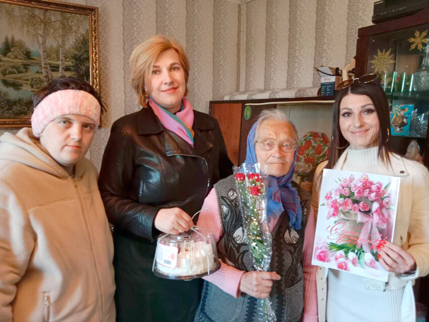 9 мая – особая дата у Жуковой Надежды Яковлевны, ветерана труда, ударника XI пятилетки