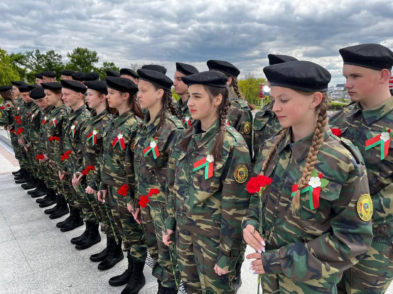 Сегодня в Минске присягу принимали круглянские ребята, воспитанники районного военно-патриотического клуба «Дозор»