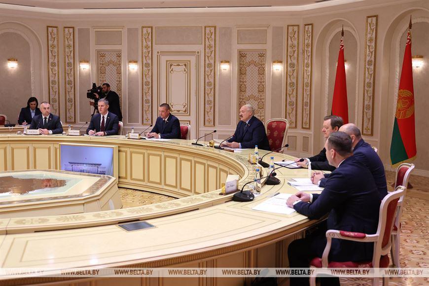 Лукашенко – губернатору Калининградской области: разделить нас искусственными барьерами не получится