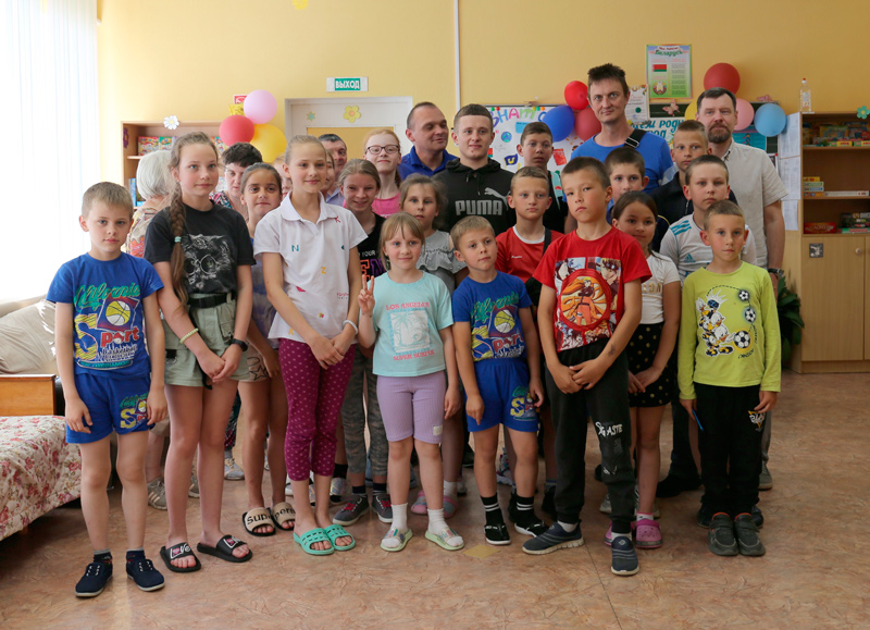 Круглянский район посетил член паралимпийской сборной Беларуси по биатлону и лыжным гонкам Владислав Кондратов