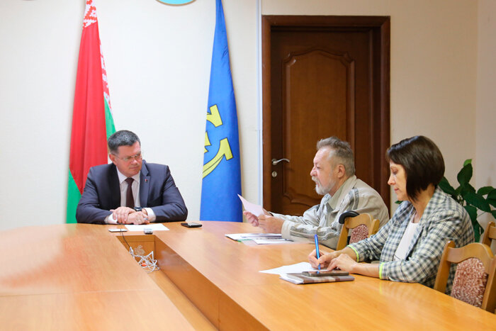 Очередной прием граждан провел председатель райисполкома Сергей Ермолицкий