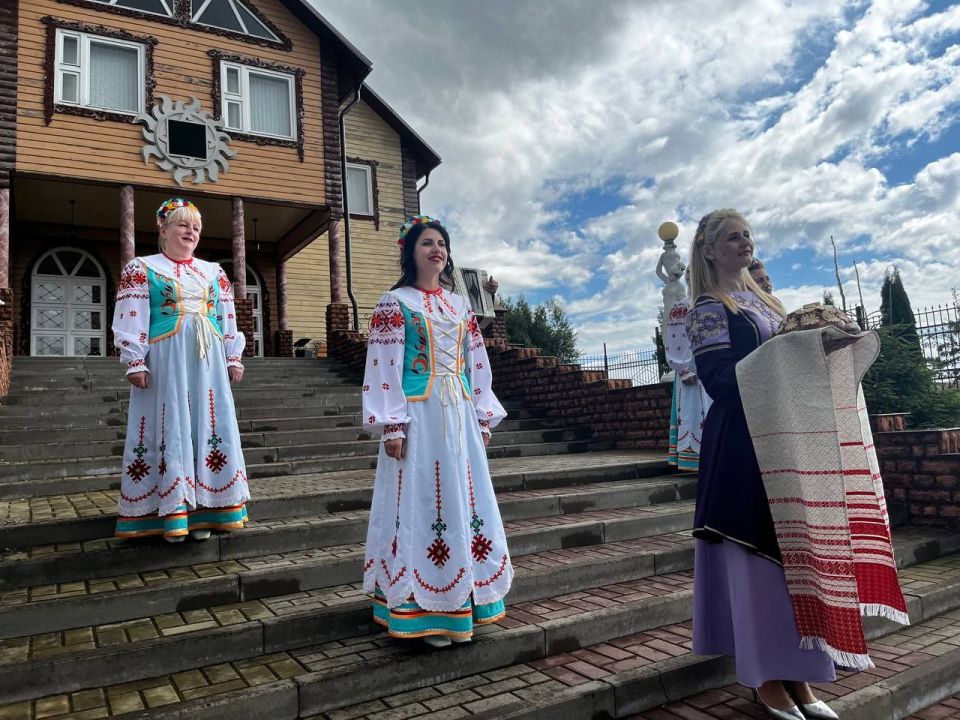 Экотуркомплекс «Николаевские пруды» принимал участников – главных редакторов областной, городских и районных газет – на областной медиаконференции «Современное медиапространство: проблемы и решения».