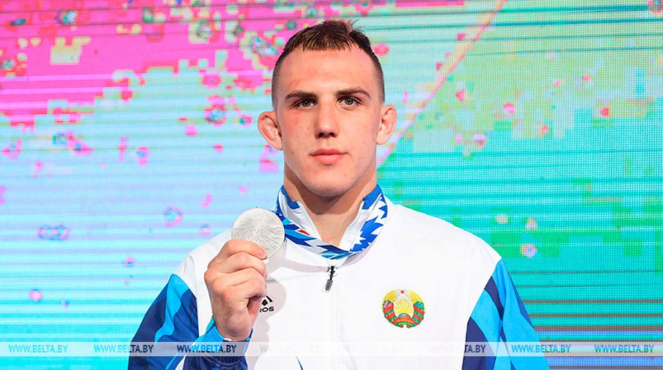 Белорус Владислав Козлов поспорит за бронзу молодежного чемпионата мира по борьбе