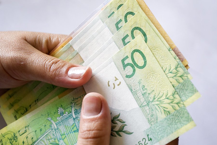 Зарплата бюджетников в Беларуси вырастет с 1 сентября