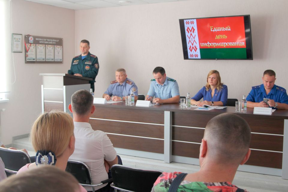 Информационная группа председателя райисполкома Сергея Ермолицкого посетила коллектив Круглянского района газоснабжения