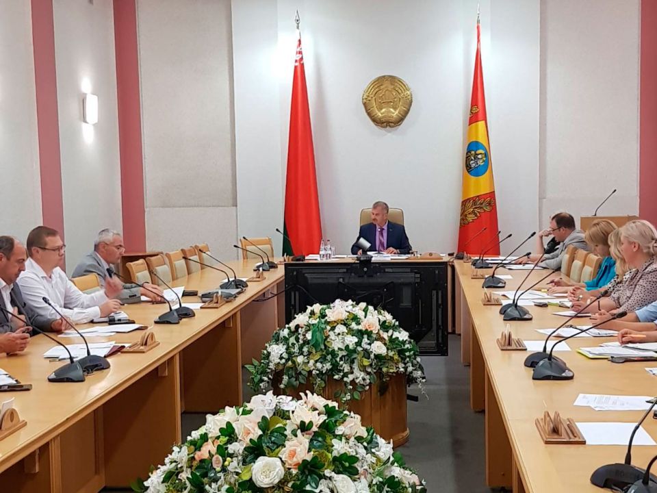 Управляющий делами облисполкома Н.Л.Дедков  провел заседание областной рабочей группы по вопросам повышения качества работы с обращениями граждан и юридических лиц