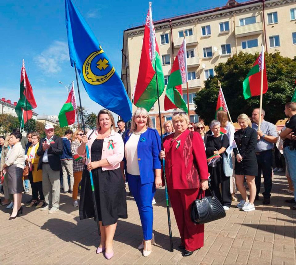 Под флагами любимой Беларуси