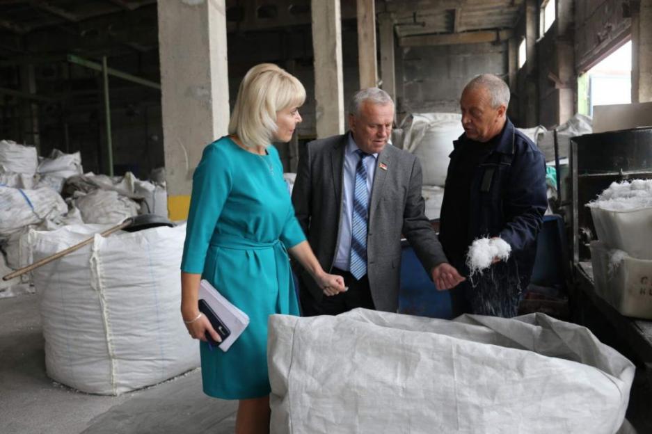 Профсоюзный лидер области Владимир Цумарев посетил предприятия Круглянского района