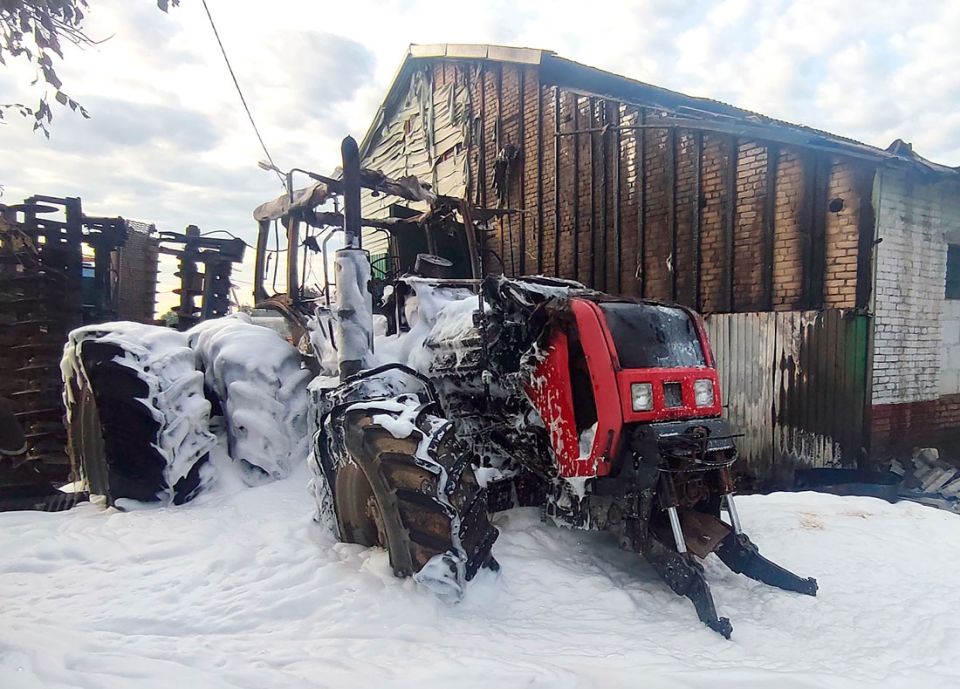 В Круглянском районе сгорел трактор