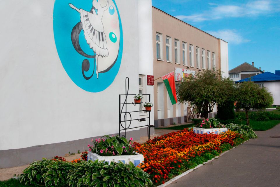 Директор  ГУО «Круглянская детская школа искусств» Андрей Иванов рассказал о главных направлениях в работе учреждения