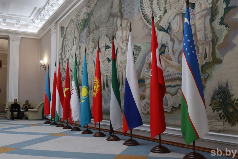 Сергеенко: в ситуации глобальной нестабильности открытый и системный диалог важен как никогда