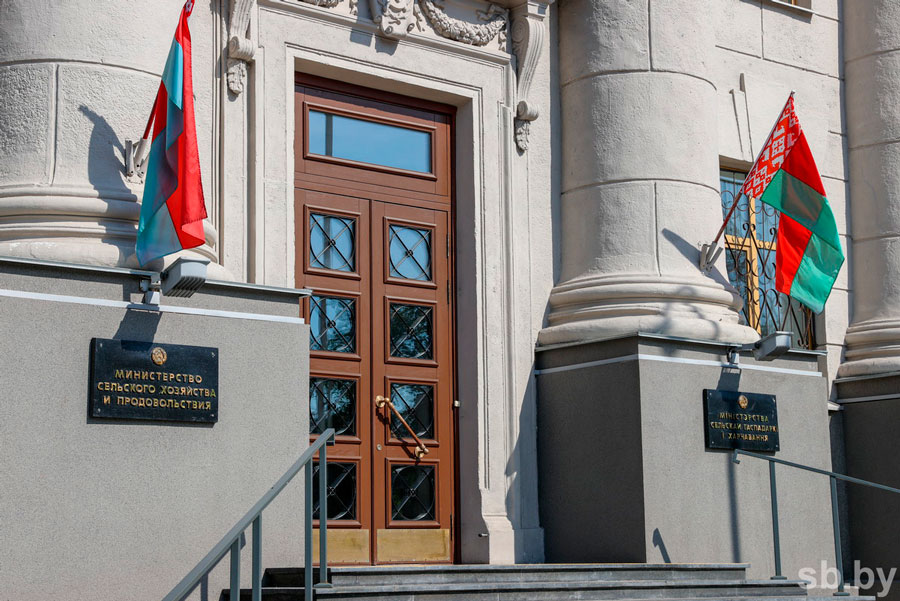 Минсельхозпрод изменил минимальные экспортные цены на молочную и мясную продукцию