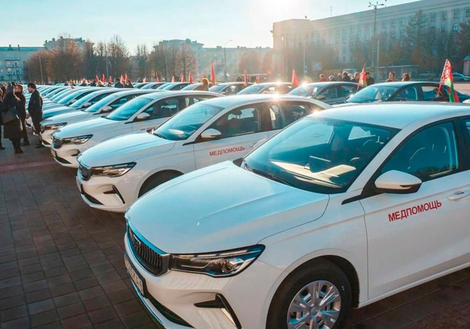 Новенький Geely Emgrand приехал и к нам, на Круглянщину
