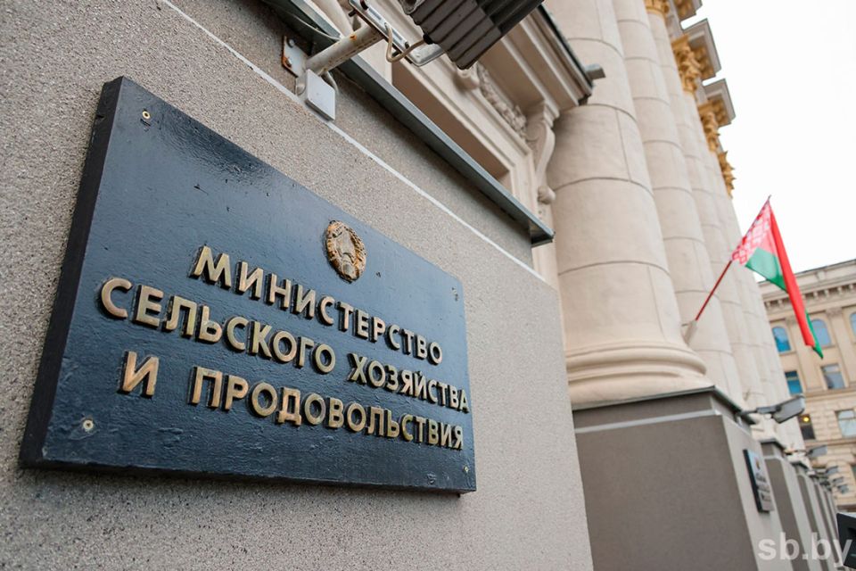 На поля вывезли почти половину органических удобрений – Минсельхозпрод