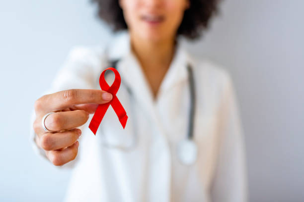 Почему важно преодолеть стигму в отношении людей с ВИЧ, рассказал специалист