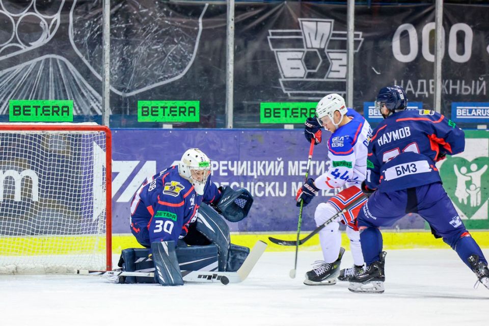 «Металлург» обыграл «Юность» в поединке ЧБ по хоккею