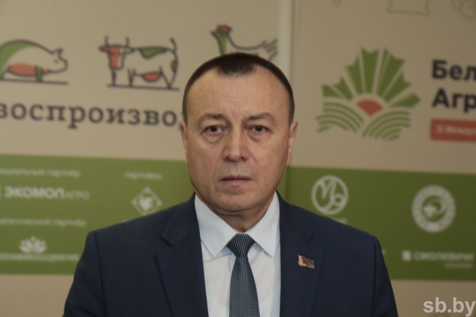 Беларусь вошла в пятерку мировых лидеров по производству молока на душу населения – Федченко