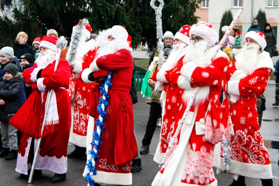 Шествие Дедов Морозов и Снегурочек пройдет сегодня в Круглом