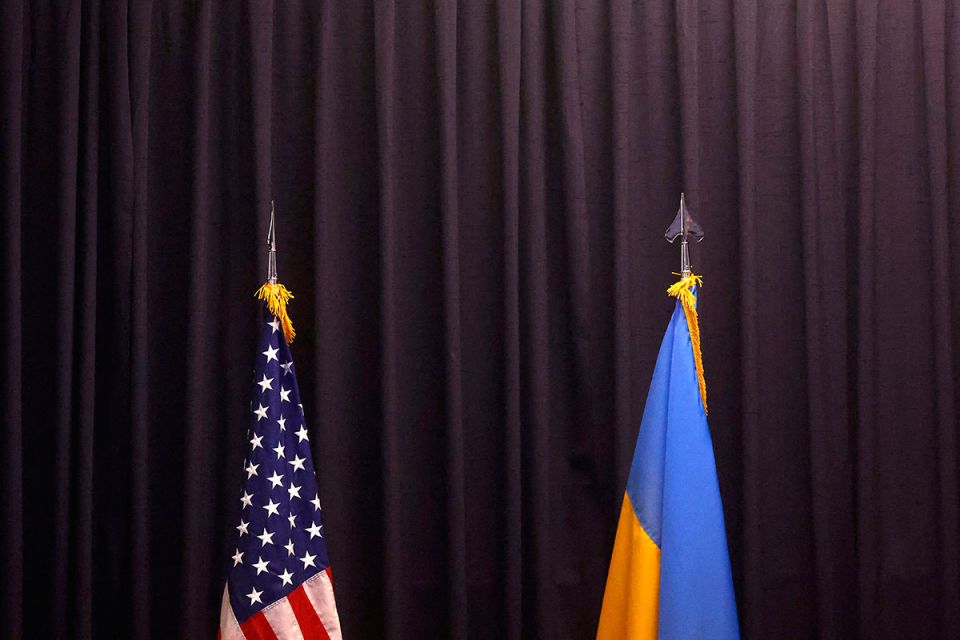 Политолог: США хотят переформатировать украинское правительство