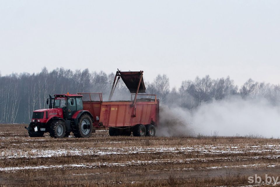 В Беларуси на поля вывезено 75 процентов органических удобрений
