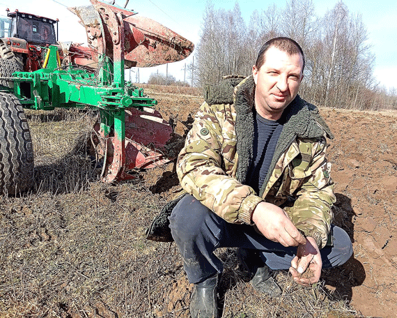 Первыми среди сельхозпредприятий района в нынешнем году технику на поля отправили в ОАО «Круглянский Рассвет»