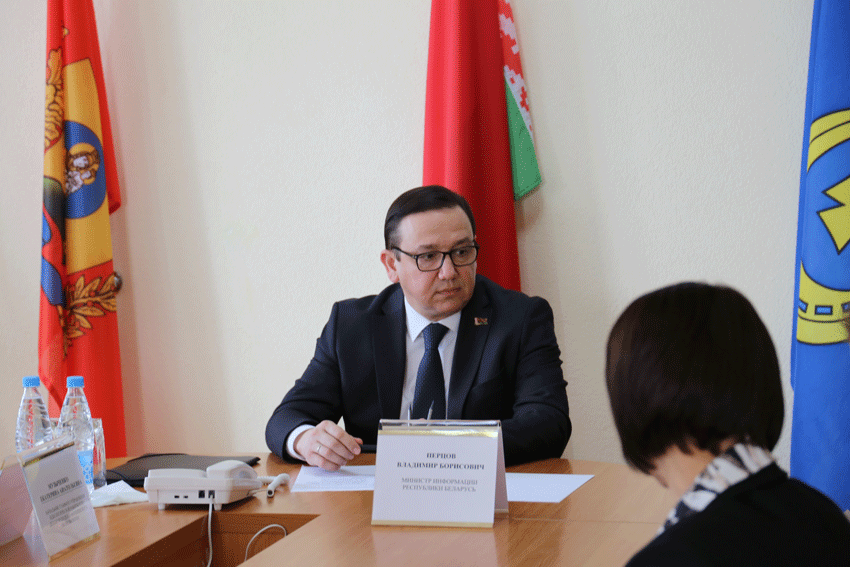 Министр информации Владимир Перцов посетил Круглое