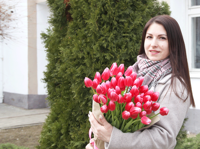 С днём женщин вас, милые самые – девочки, девушки, дамы!..