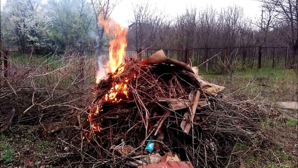 В Круглянском РОЧС напомнили  правила безопасности при сжигании мусора