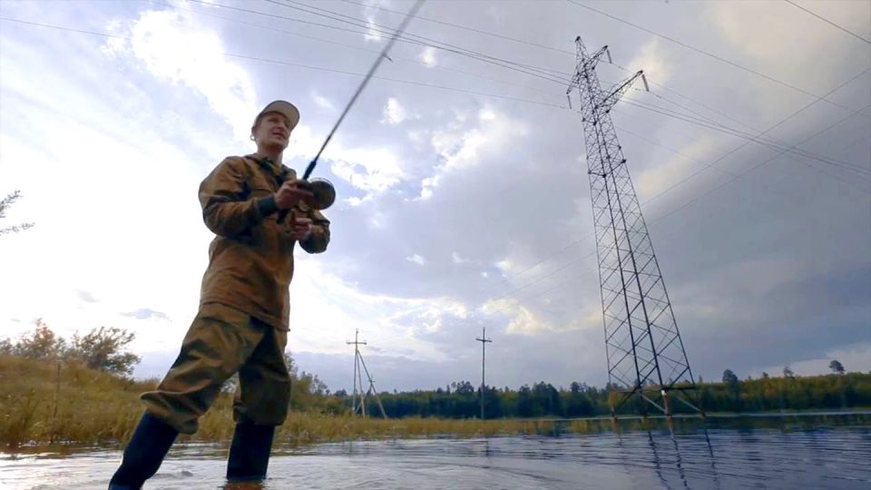 Энергетики напомнили о правилах безопасной рыбалки вблизи линий электропередач