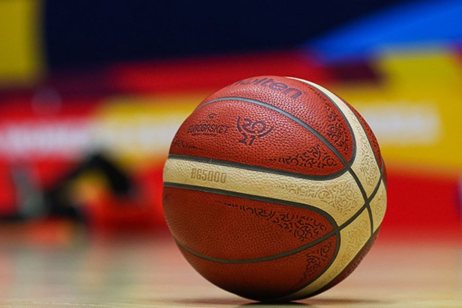 Баскетболисты “Уралмаша” сравняли счет в четвертьфинальной серии с питерским “Зенитом”