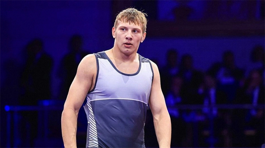 Хаслаханов стал серебряным призером молодежного чемпионата Европы по борьбе