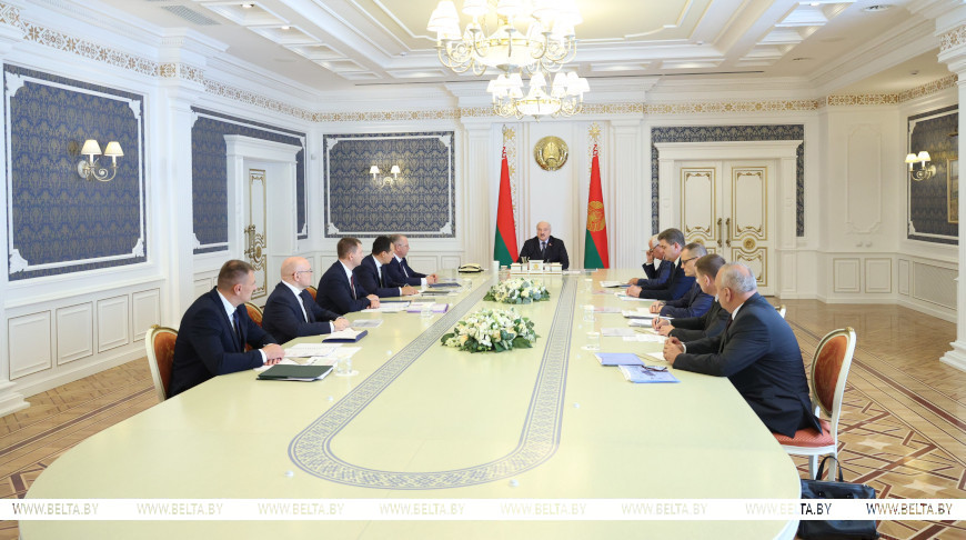 Лукашенко: мы «бросили якорь» в России и Китае, но надо находить пути сотрудничества и с ЕС и не забывать про дальнюю дугу