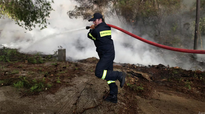 Эвакуацию семи поселений в Аттике объявили греческие пожарные