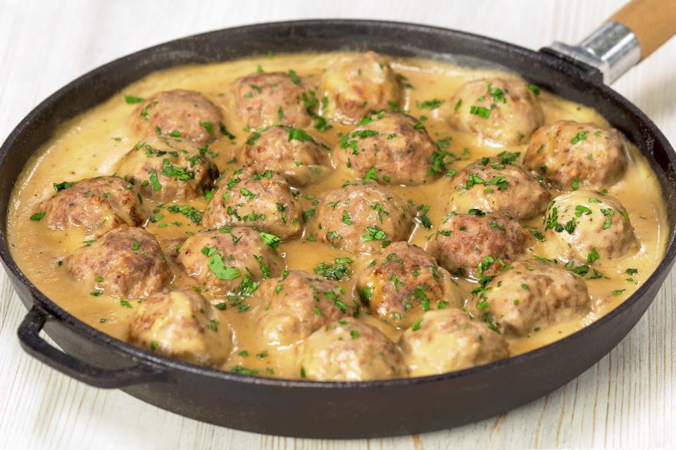 Как приготовить вкусные фрикадельки в сливочном соусе по шведскому рецепту