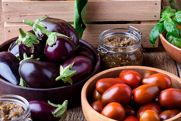 Врач рассказала, кому нельзя есть пасленовые овощи