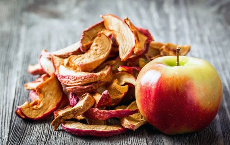 Что полезнее — свежие фрукты или сухофрукты? Отвечают специалисты