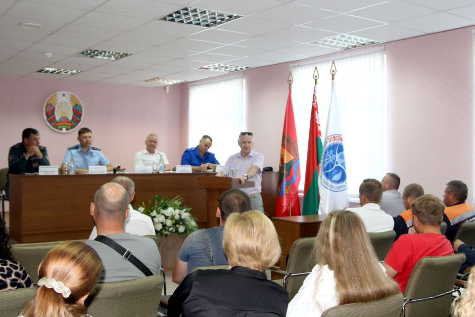 Встречу с коллективом Круглянского РЭС провели сегодня члены информационно-пропагандистской группы