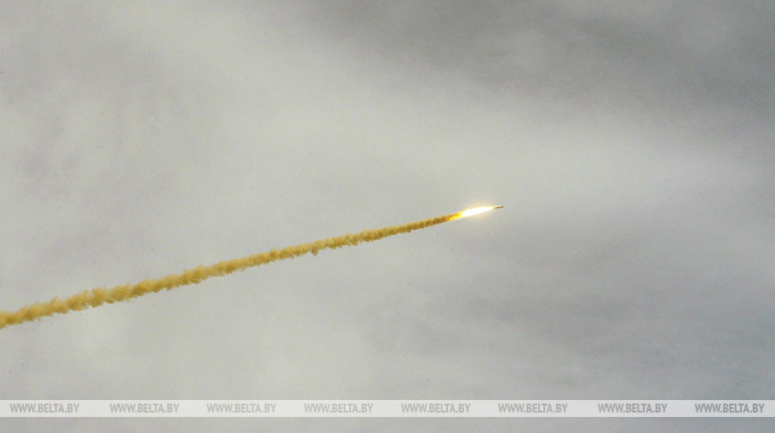 Армия обороны Израиля заявила, что наносит массированные удары по объектам «Хезболлах»