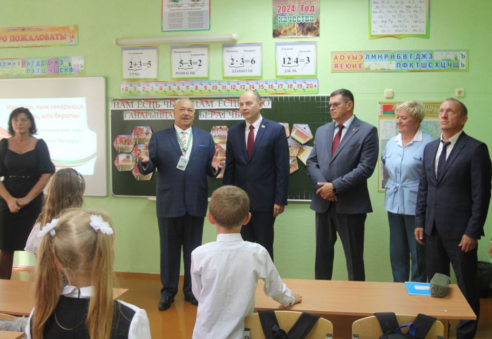 Министр энергетики Республики Беларусь Алексей Кушнаренко посетил Тетеринскую среднюю школу им. А.С. Лукашевича