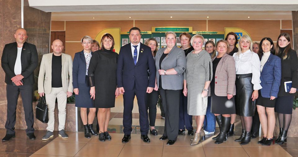 Создана партия, избран её лидер