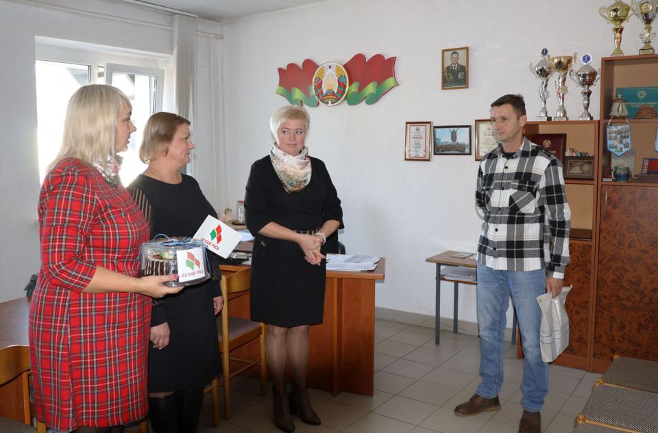 В День отца заслуженные поздравления принимали Александр Титов и Виталий Кадников