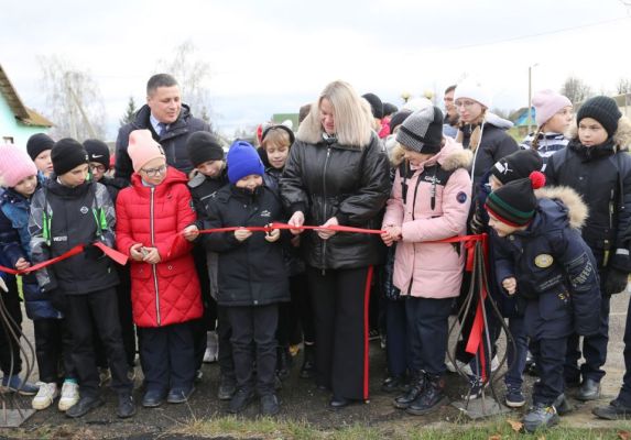 В агрогородке Тетерино открыли детскую игровую площадку