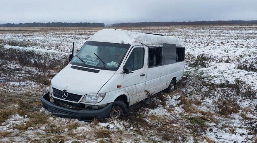 Судебные эксперты работают на месте ДТП в Воложинском районе