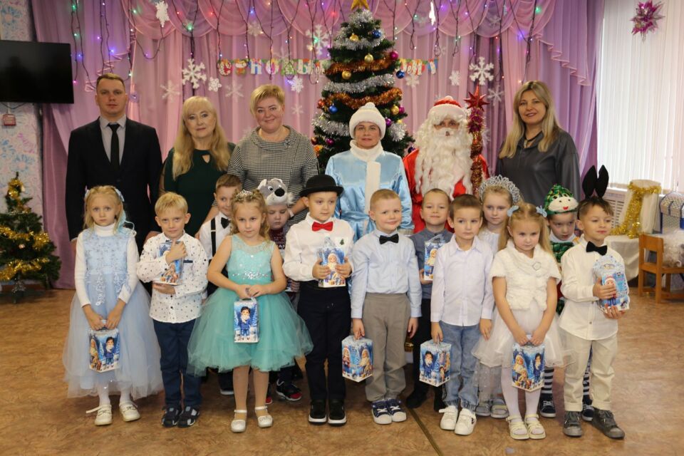 В ГУО «Детский сад №7 г. Круглое» прошел новогодний утренник
