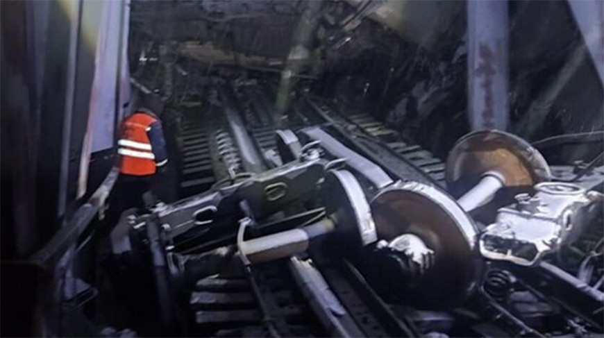 Более 20 вагонов грузового поезда сошли с рельсов в Бурятии, возбуждено уголовное дело