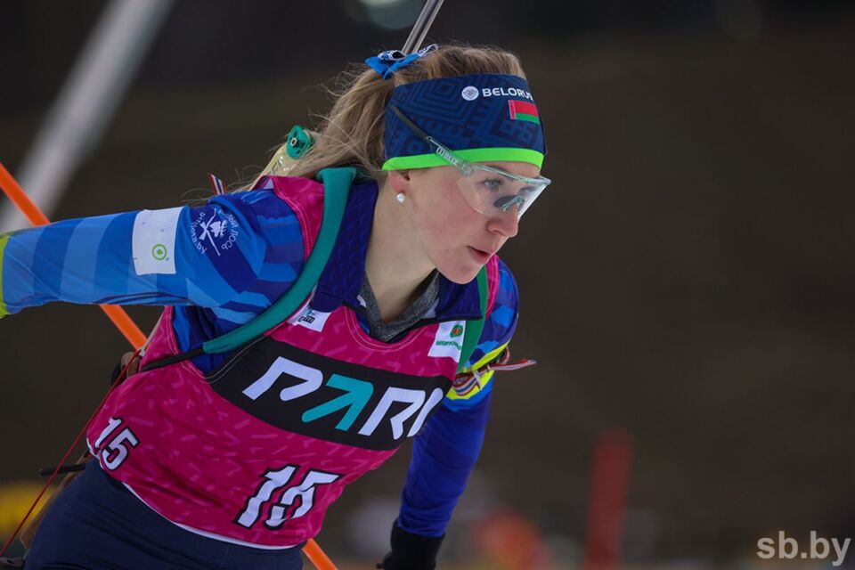 Смольская замкнула топ-6 в масс-старте на четвертом этапе Кубка Содружества по биатлону