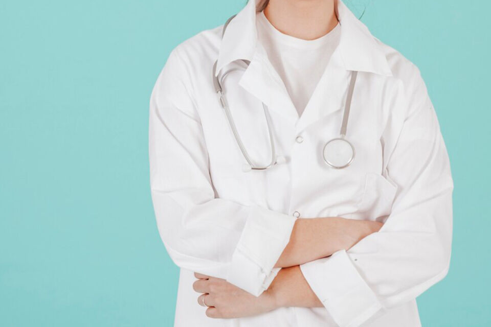 О чем может говорить горький привкус во рту? Отвечает врач