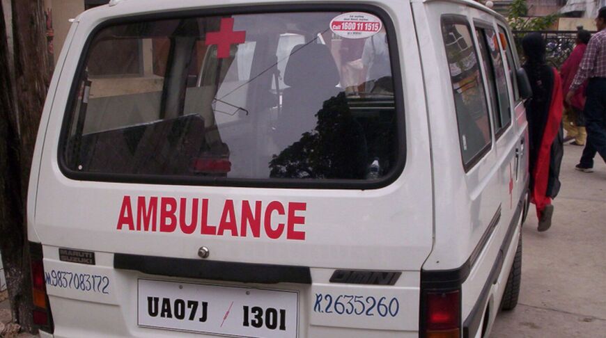 По меньшей мере семь человек погибли при обрушении стены храма на юго-востоке Индии